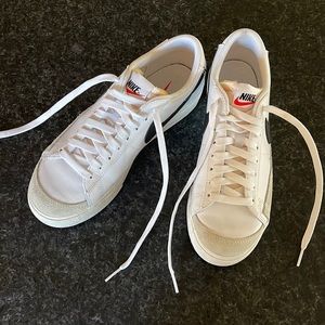 Nike Blazer Low Platform